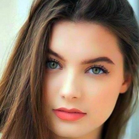 Profile picture of Sarah Johnson