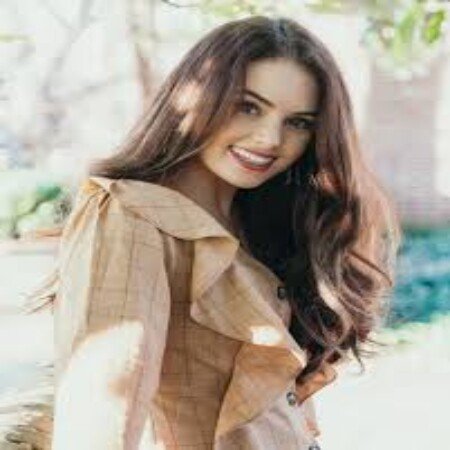 Profile picture of Elizabeth Thomas