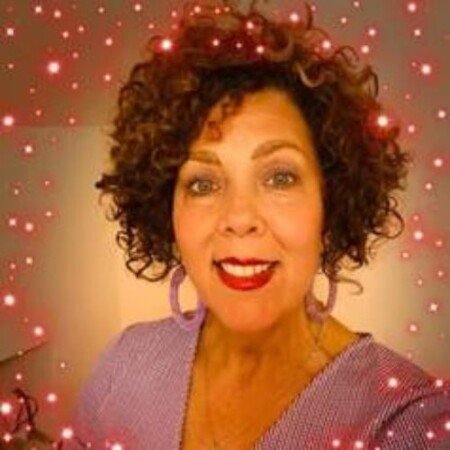 Profile picture of Helen Joy