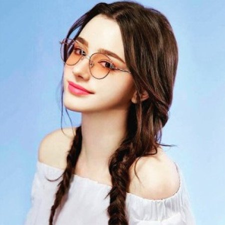 Profile picture of Nora